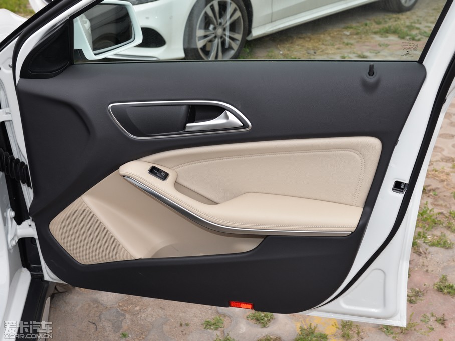 2015YGLA GLA 200 r