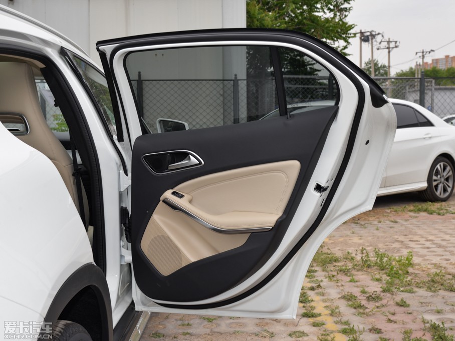 2015YGLA GLA 200 r