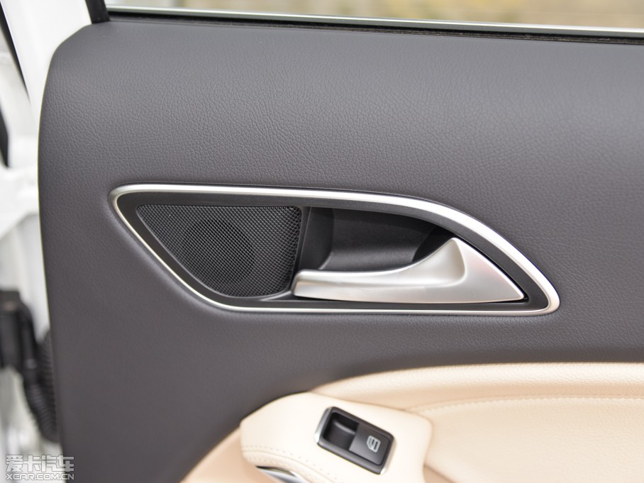 2015YGLA GLA 200 r