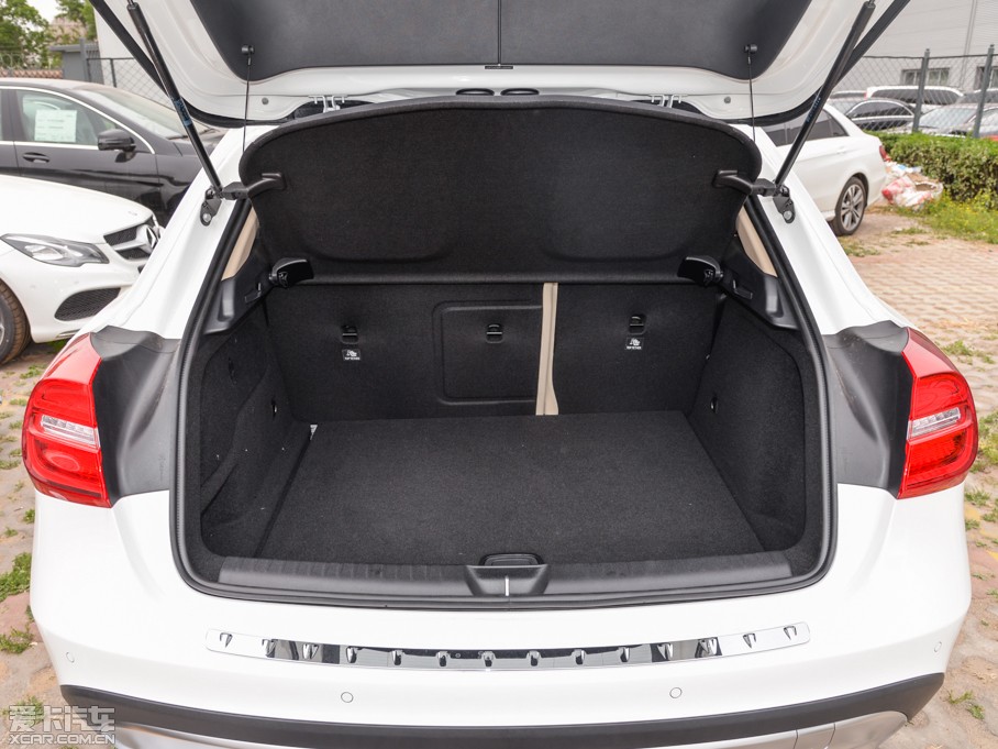 2015YGLA GLA 200 r