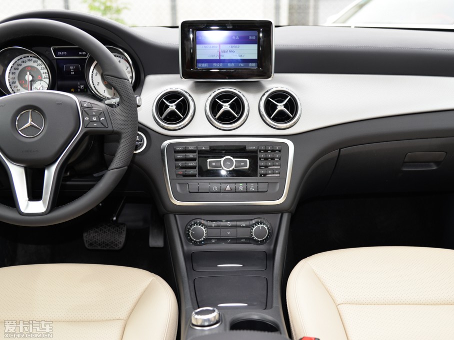 2015YGLA GLA 200 r