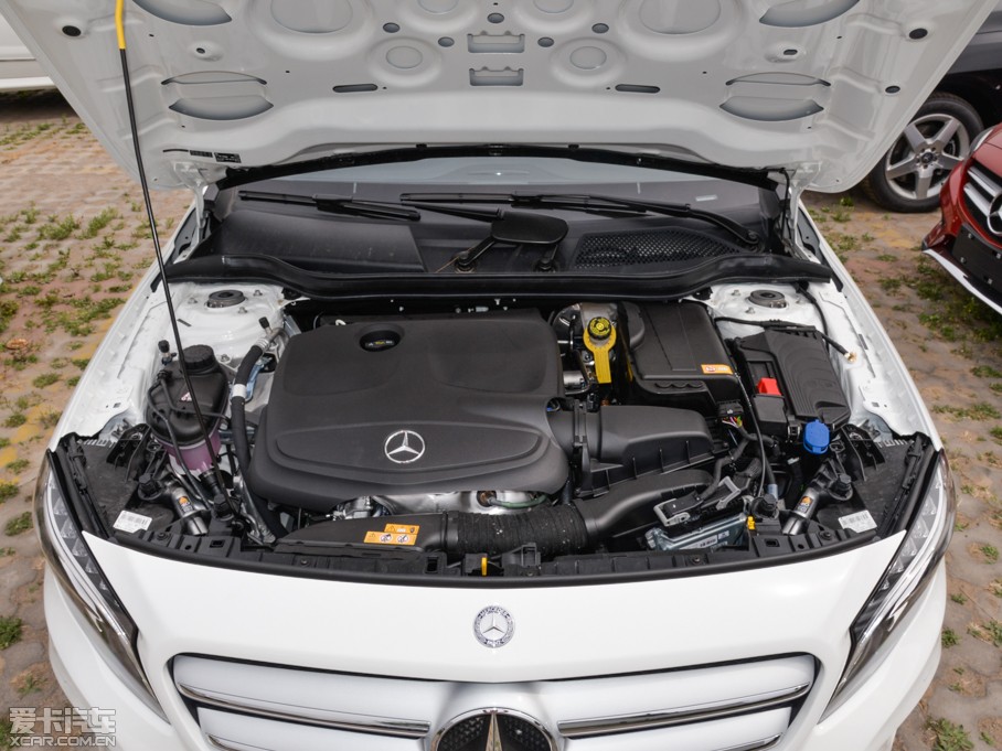 2015YGLA GLA 200 r