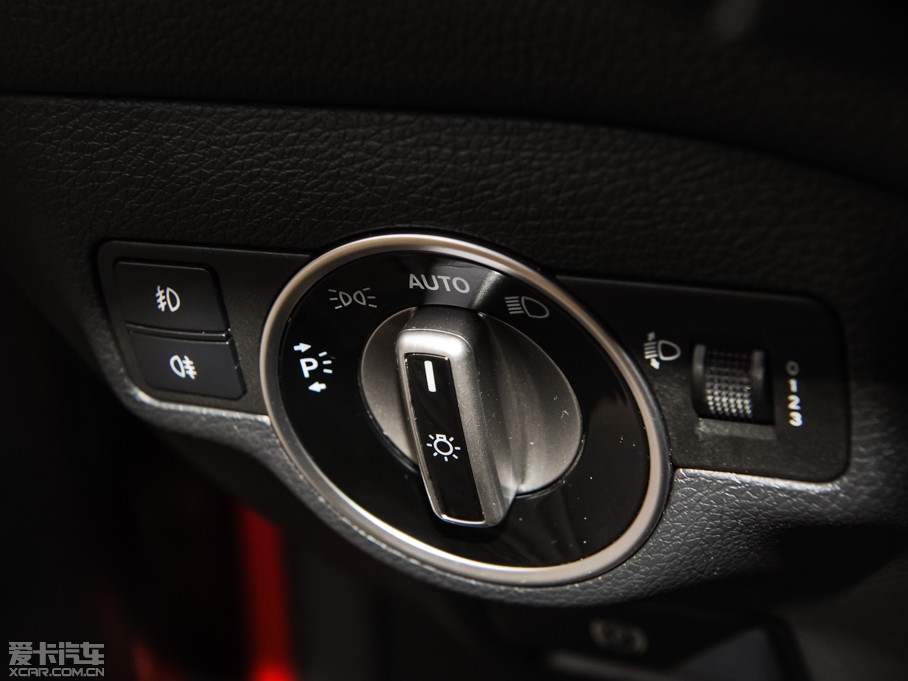 2015YGLA GLA 200 (dng)