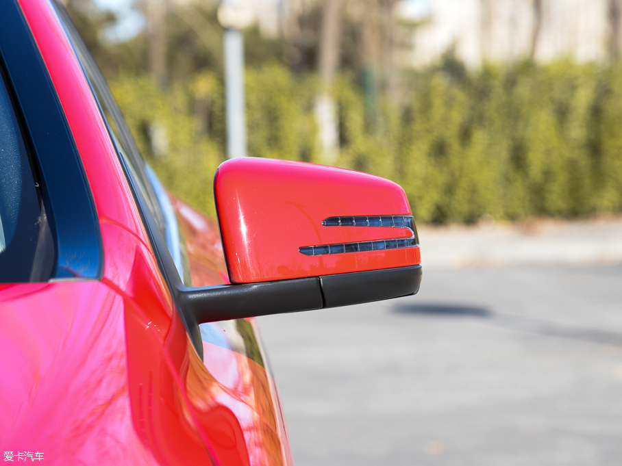 2015YGLA GLA 260 4MATIC \