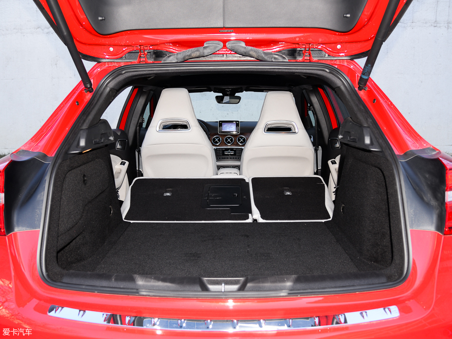 2015YGLA GLA 260 4MATIC \