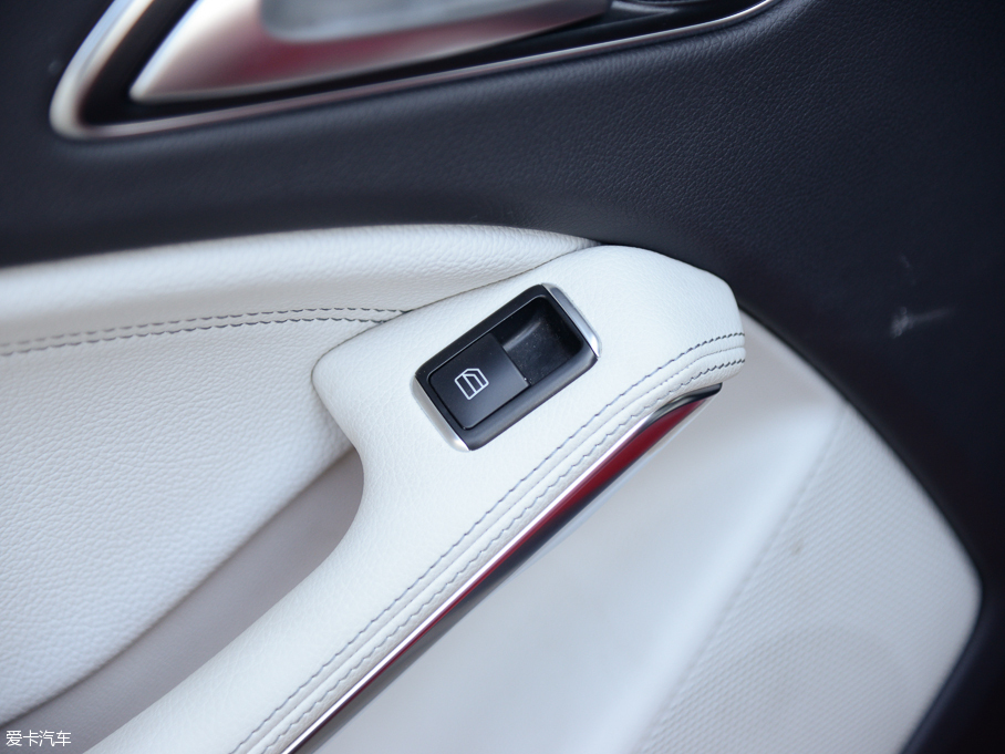 2015YGLA GLA 260 4MATIC \(yn)(dng)