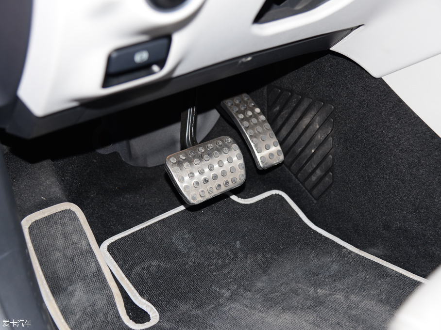 2015YGLA GLA 260 4MATIC \