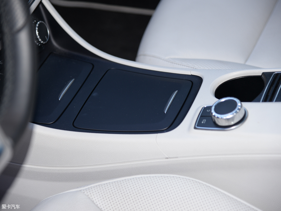 2015YGLA GLA 260 4MATIC \