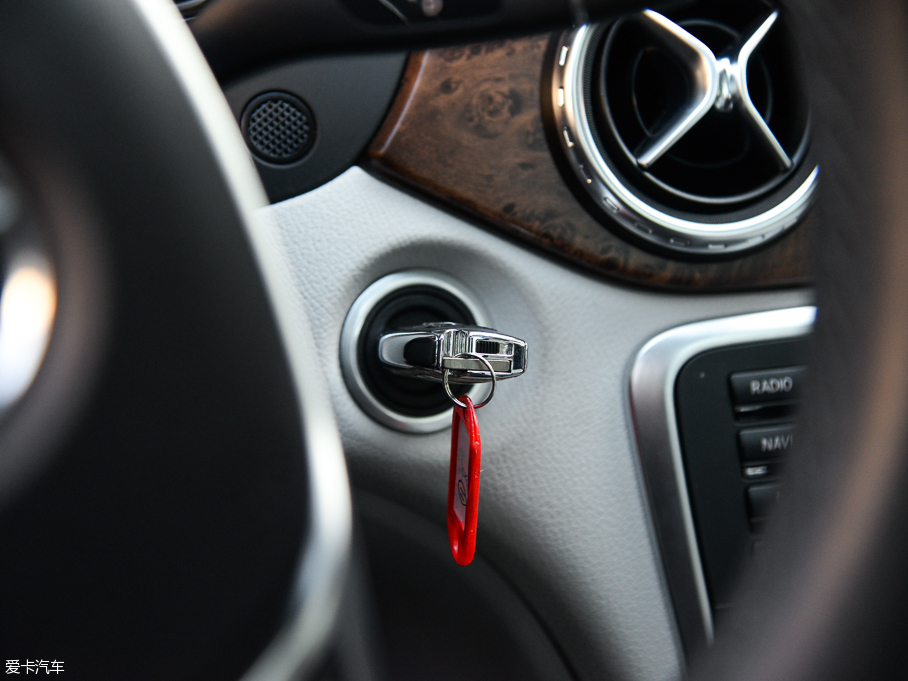 2015YGLA GLA 260 4MATIC \