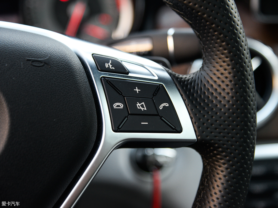 2015YGLA GLA 260 4MATIC \