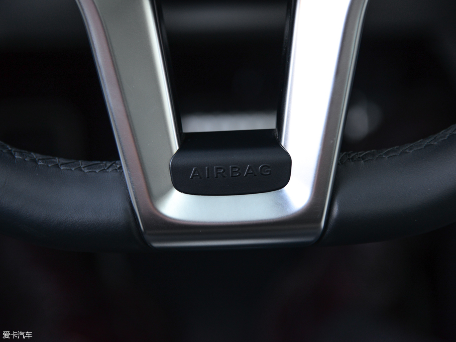 2015YGLA GLA 260 4MATIC \