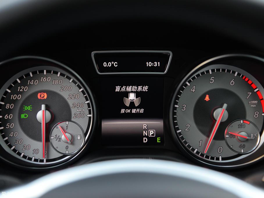 2015YGLA GLA 260 4MATIC \