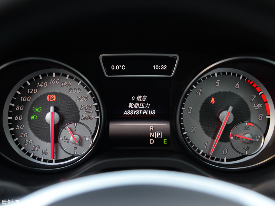 2015YGLA GLA 260 4MATIC \