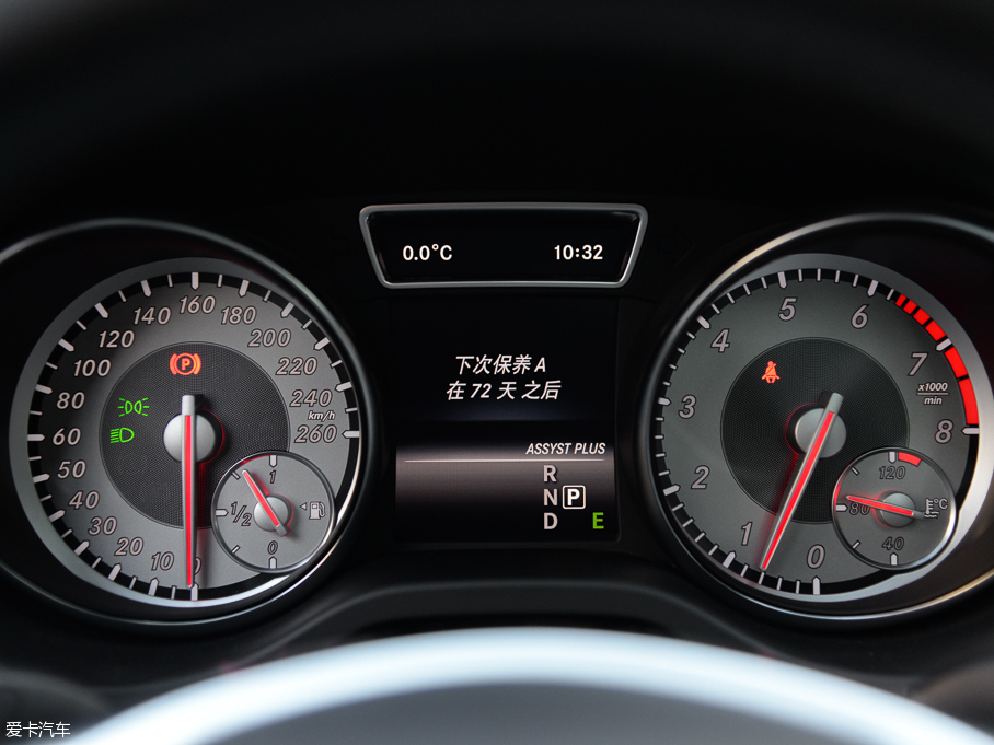 2015YGLA GLA 260 4MATIC \