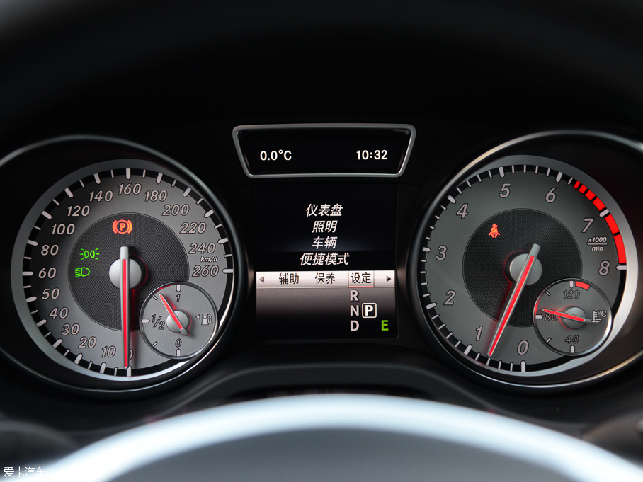 2015YGLA GLA 260 4MATIC \