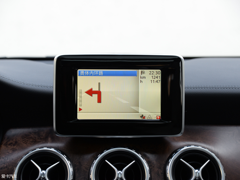 2015YGLA GLA 260 4MATIC \