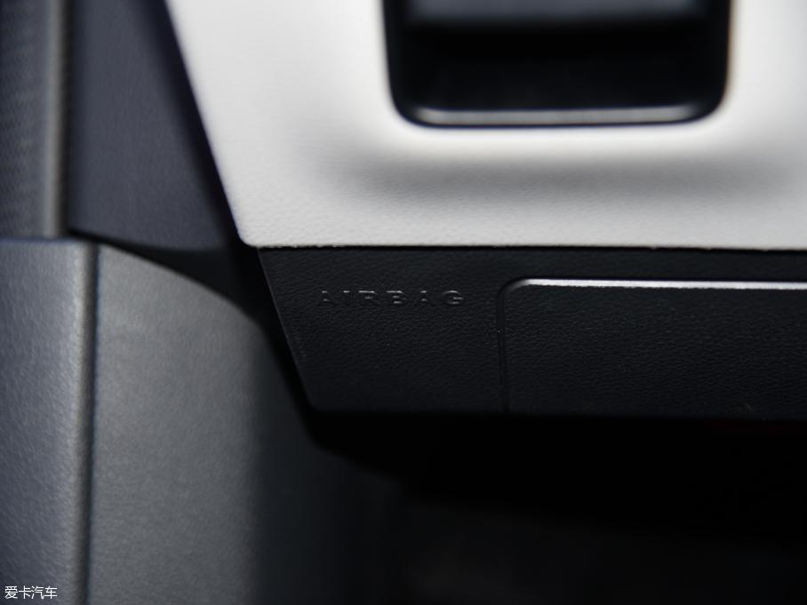 2015YGLA GLA 260 4MATIC \