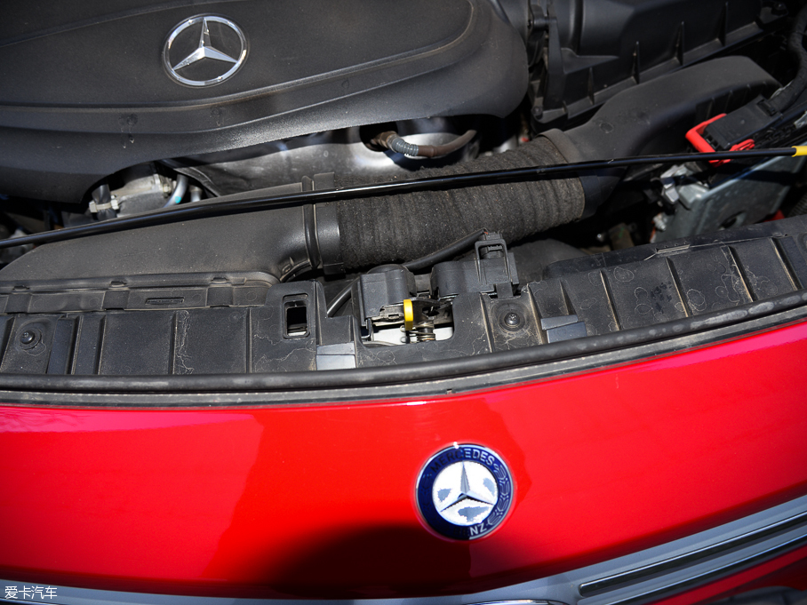 2015YGLA GLA 260 4MATIC \