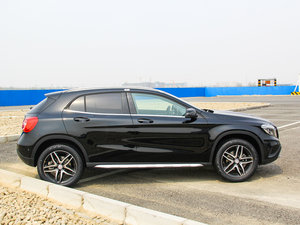 2015款GLA 220 4MATIC 豪华型 整体外观