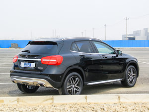 2015款GLA 220 4MATIC 豪华型 整体外观