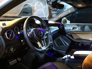 2015款GLA 220 4MATIC 豪华型 中控区