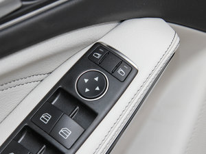 2015GLA 220 4MATIC r п؅^(q)