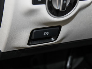 2015GLA 220 4MATIC r v܇Ƅ