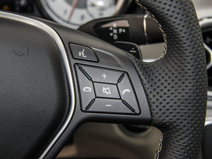 2015GLA 220 4MATIC r п؅^