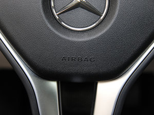 2015GLA 220 4MATIC r п؅^