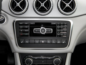 2015GLA 220 4MATIC r {