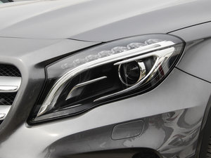 2015GLA 220 4MATIC r ^