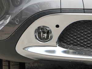 2015GLA 220 4MATIC r ^