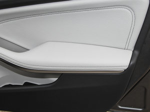 2015GLA 220 4MATIC r g