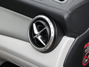 2015GLA 220 4MATIC r g