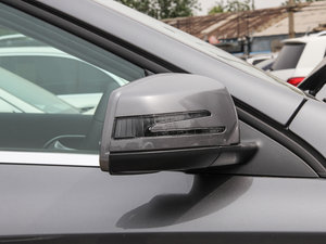 2015GLA 220 4MATIC r ^