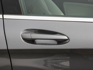 2015GLA 220 4MATIC r ^