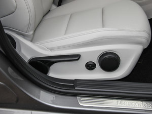 2015GLA 220 4MATIC r g