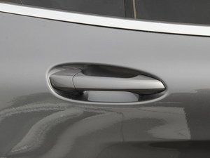 2015GLA 220 4MATIC r ^