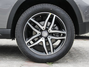 2015GLA 220 4MATIC r ^