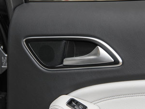 2015GLA 220 4MATIC r g