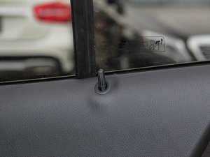 2015GLA 220 4MATIC r g