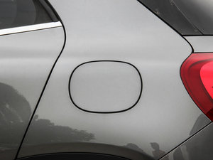 2015GLA 220 4MATIC r ^