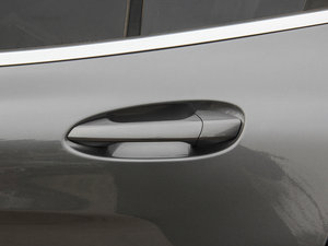 2015GLA 220 4MATIC r ^