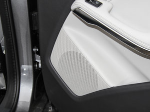 2015GLA 220 4MATIC r g