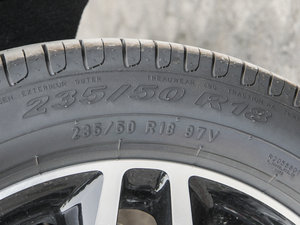 2015GLA 220 4MATIC r ݆̥ߴ