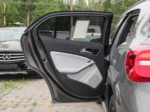 2015款GLA 220 4MATIC 时尚型 左后车门