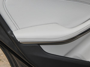 2015GLA 220 4MATIC r g