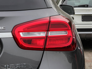 2015款GLA 220 4MATIC 时尚型 尾灯