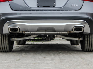 2015GLA 220 4MATIC r Ś