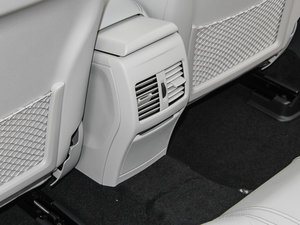 2015GLA 220 4MATIC r g